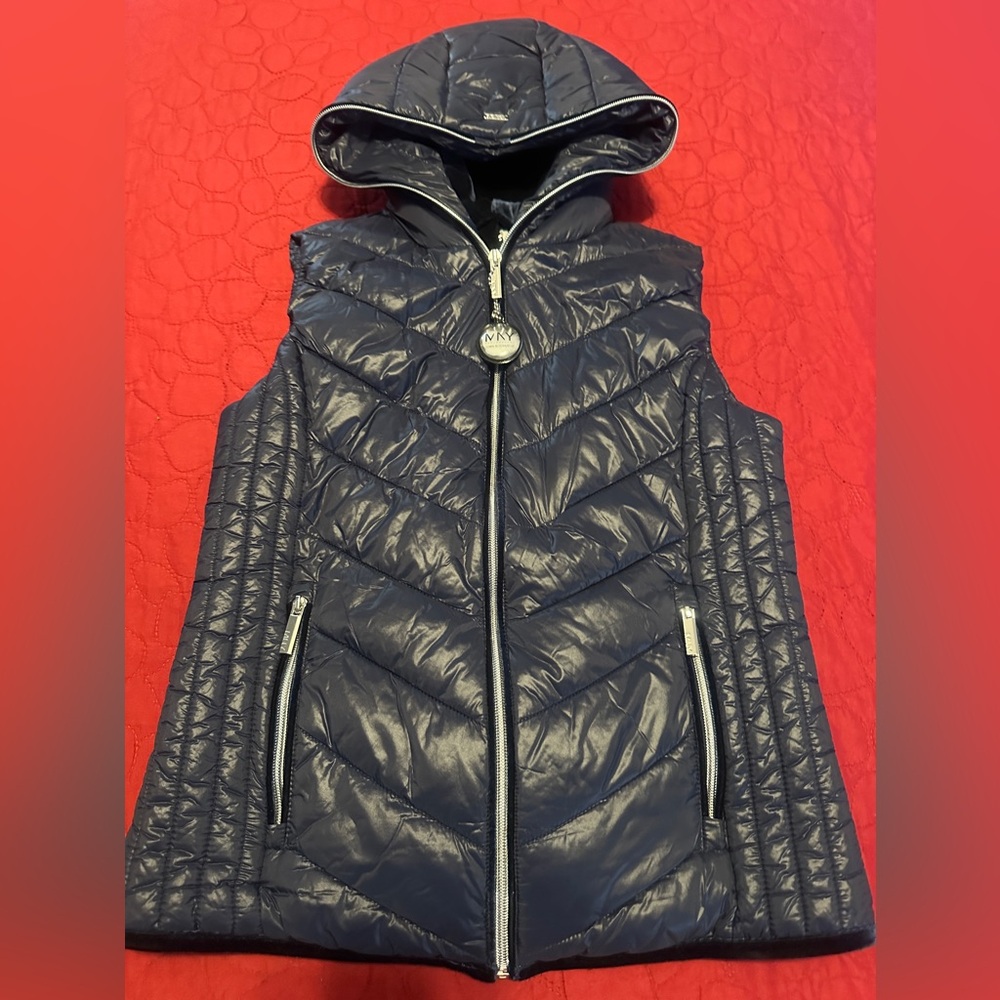 NEW MNY Marc New York Performance Double Zip Hooded Puffer Vest Navy Blue.